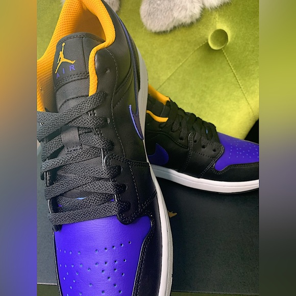 Nike Air Jordan 1 Low size 11 (BLACK/PURPLE/YELLOW) - Picture 4 of 6